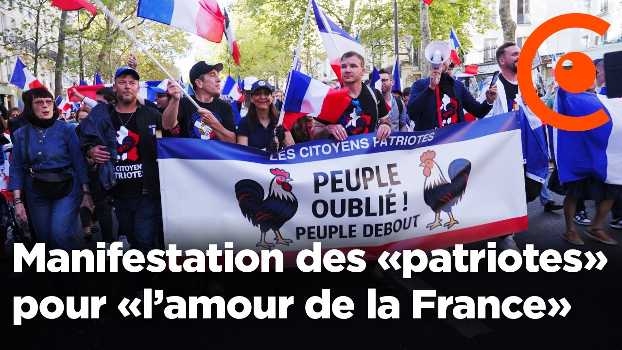 Rassemblement des «patriotes» pour «l’amour de la France» à Paris autour du drapeau bleu blanc rouge