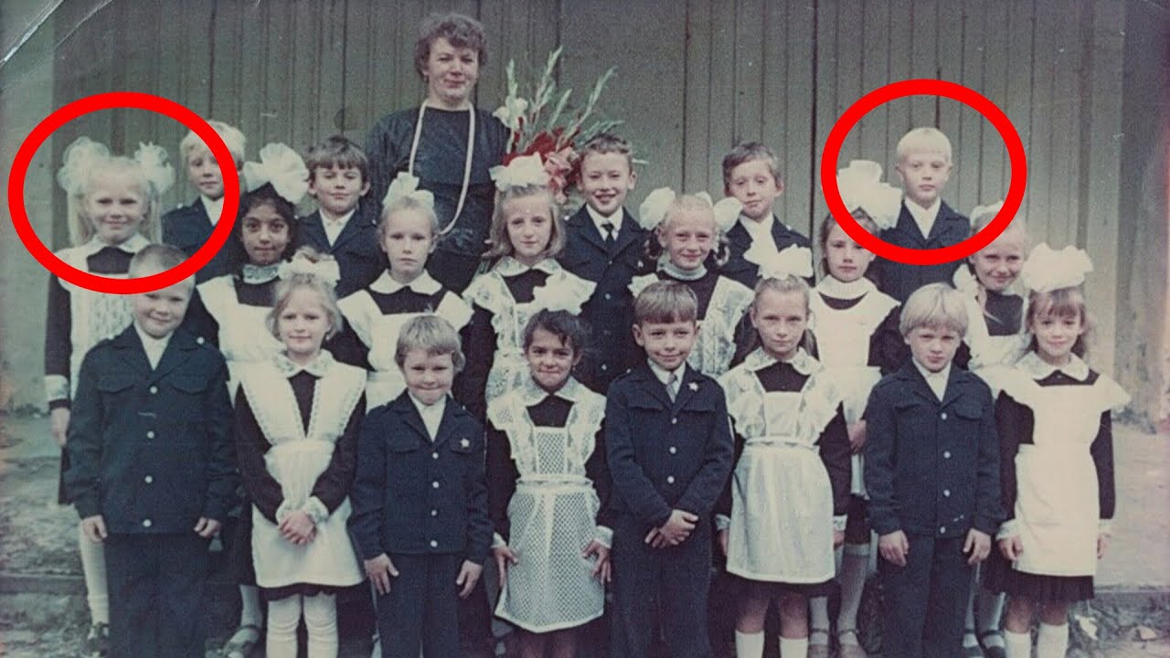 Mężczyzna spojrzał na szkolną fotografię i był przerażony, dostał gęsiej sk&oacute;rki!