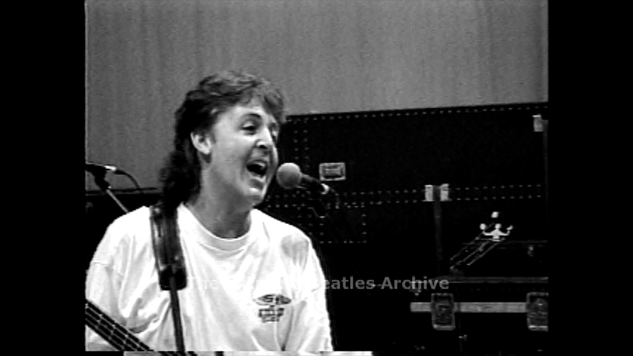 A FILTHY bass line from PAUL McCARTNEY live 1993 plus how I shot these clips. Beatles Podcast #58
