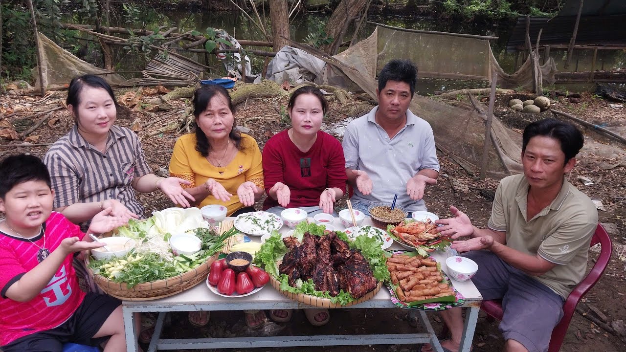 Cuối tuần cả nhà ăn gò má heo nướng sa tế