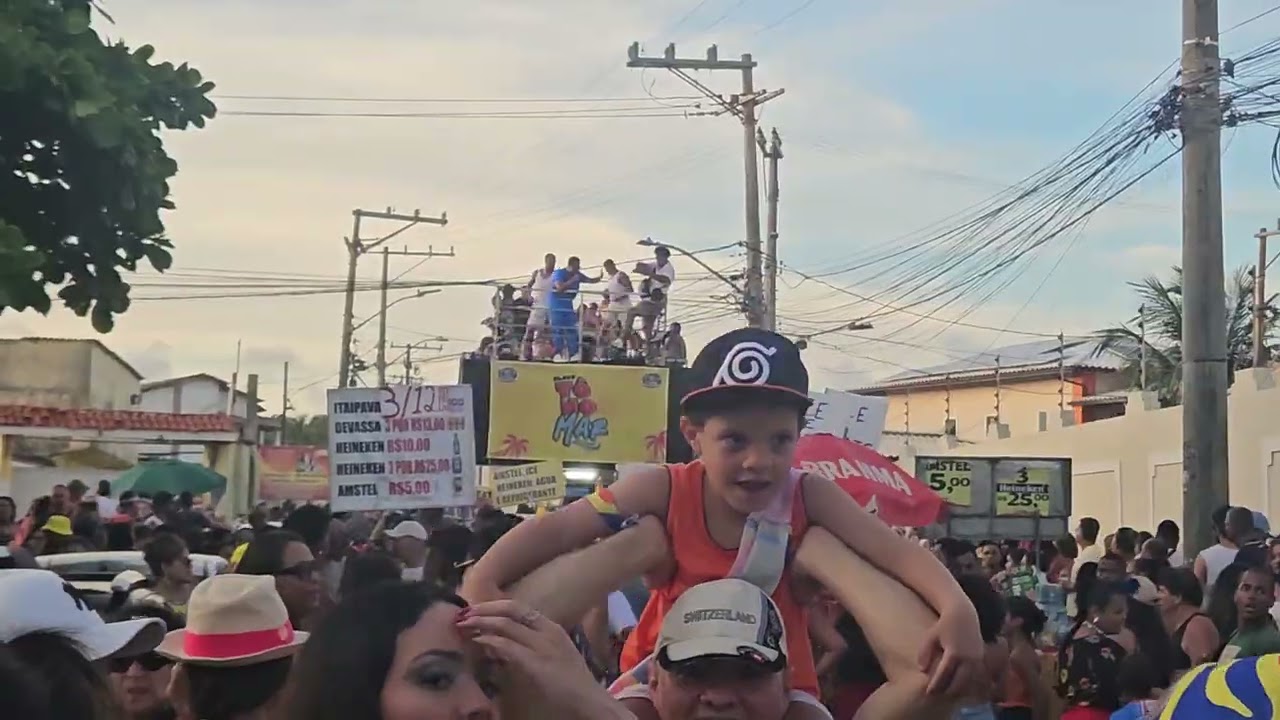 Sábado de muita alegria na Praia de Stella Maris (Salvador). #folia #stellamaris #salvador  #bahia