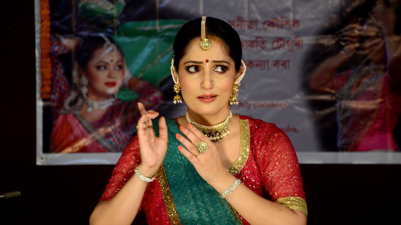 Ae Re Sakhi More Piya Ghar Aaye... #dance #kathakabhinaya #abhinaya #kathak #sunitakaushik