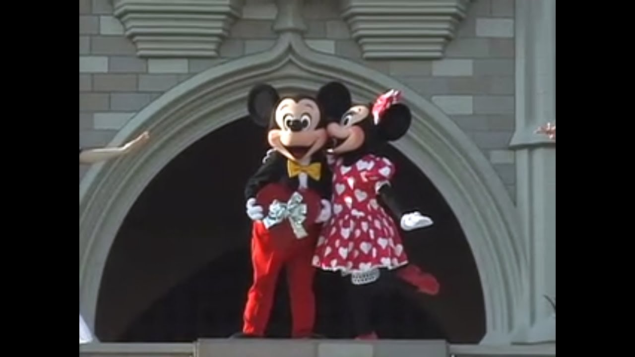 Every Day's A Holiday／Castle Forecourt Stage Magic Kingdom／Walt Disney World／DEC. 2000