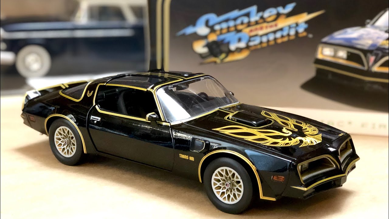 1/18 Смоки и Бандит 1977 Pontiac Firebird T/A SE Greenlight #литье под давлением
