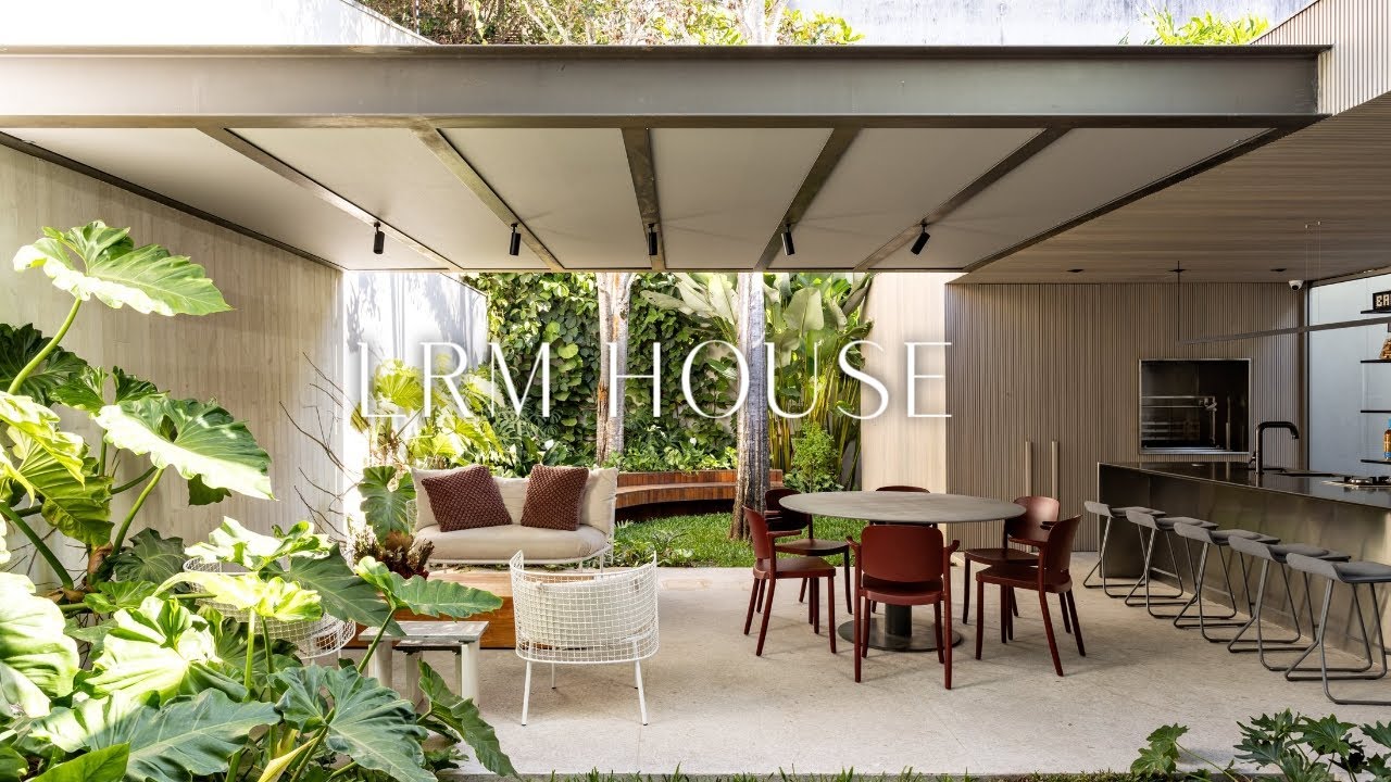 Light-filled and Ventilated House Design on a Narrow and Long Lot | House Tour