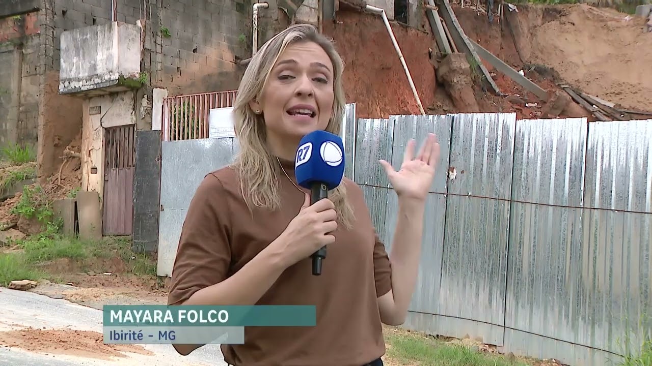 Defesa Civil interdita casa que desabou durante temporal em Ibirité, na Grande BH