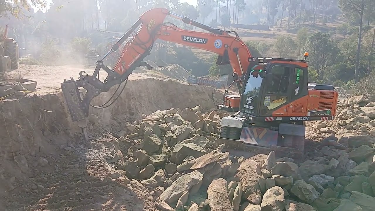 Doosan Excavator in Action: Unmatched Power & Performance #video #excavator #develon #dosankowide 