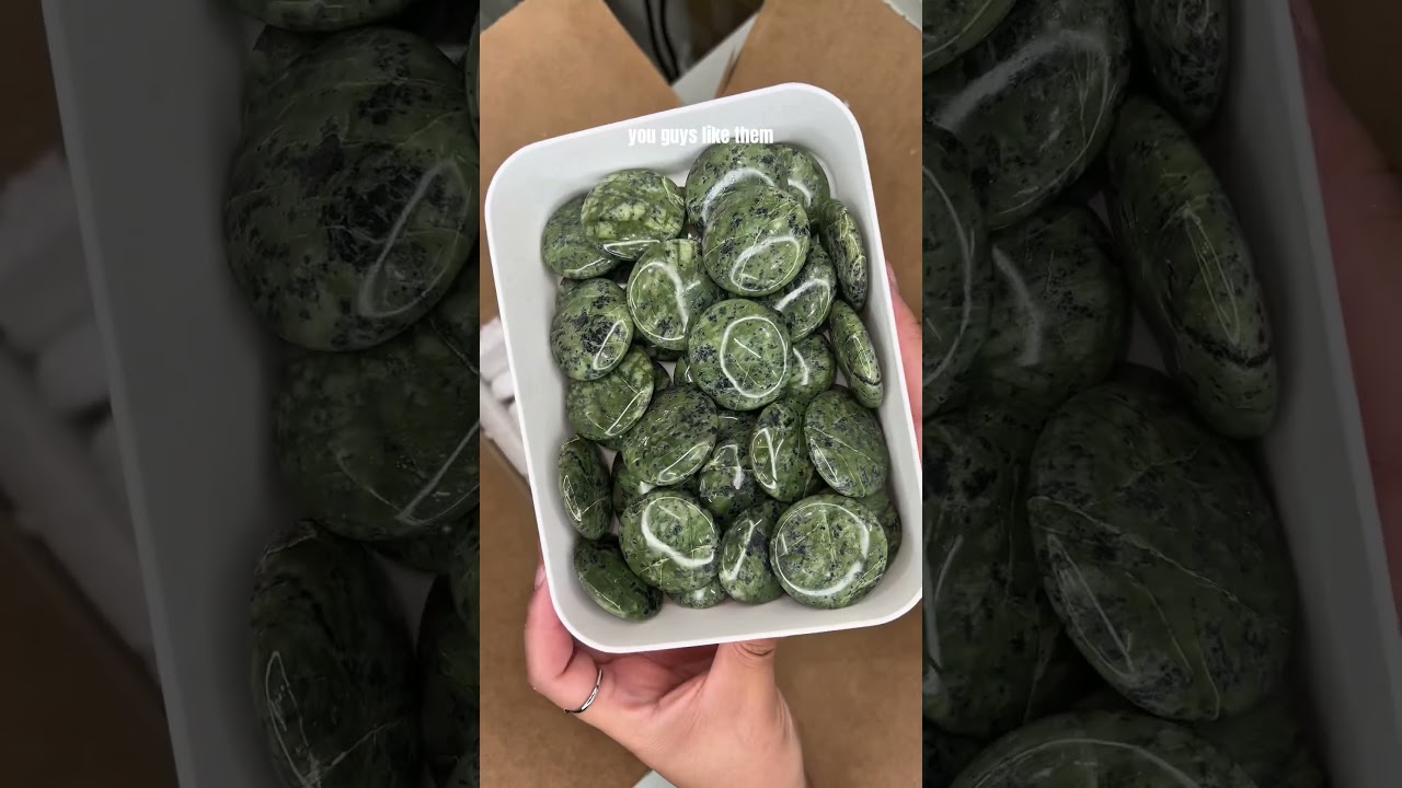 📦 Unbox New Crystals With Me! #crystals #crystalshop #unboxing #crystalenergy #rocksandminerals