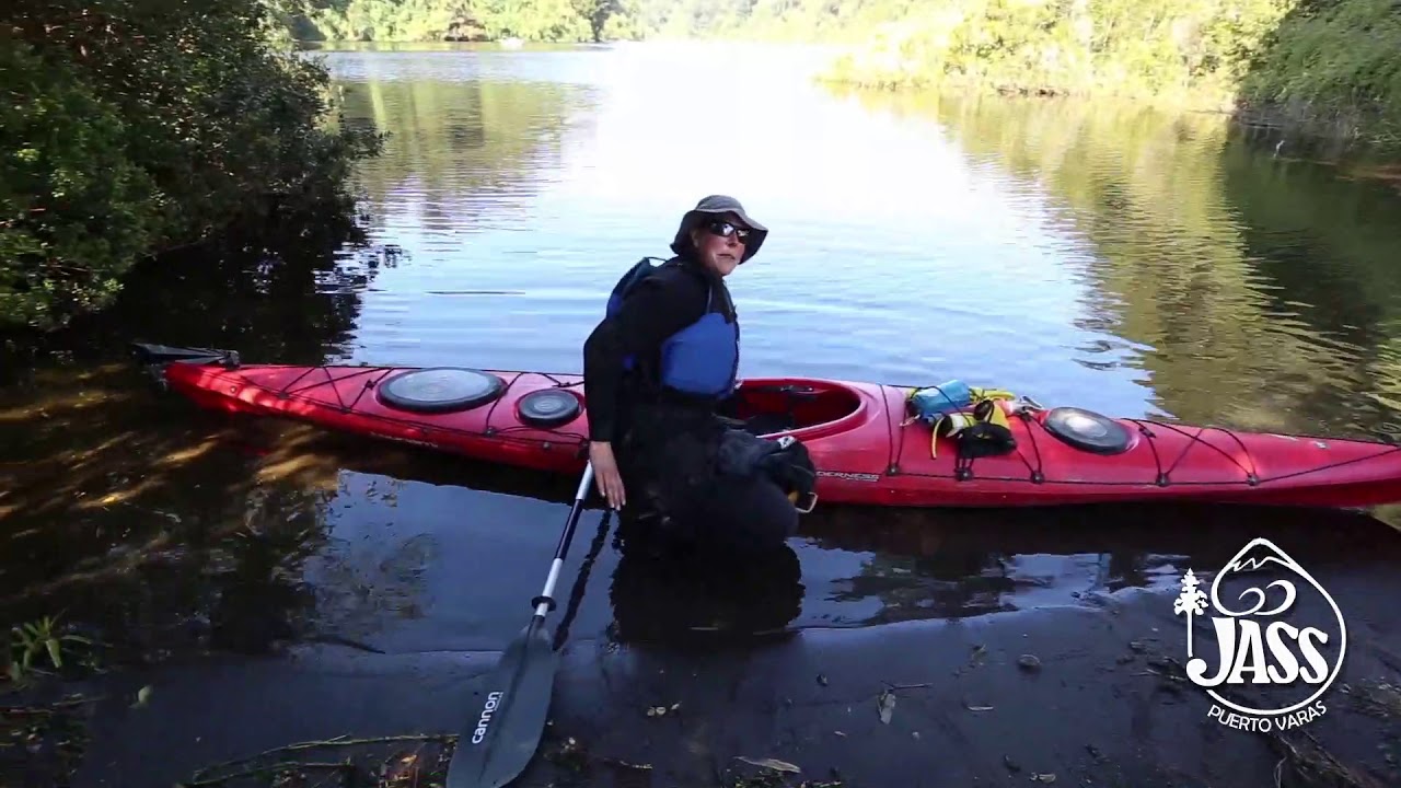 Cómo subirse al Kayak de Forma Segura
