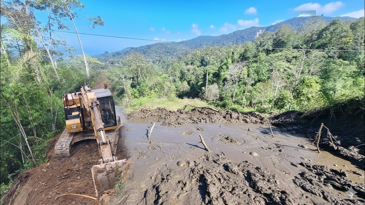Jalur batu jomba‼️Pantas alat beratnya terbenam ternyata tanahnya ber air seperti lumpur 