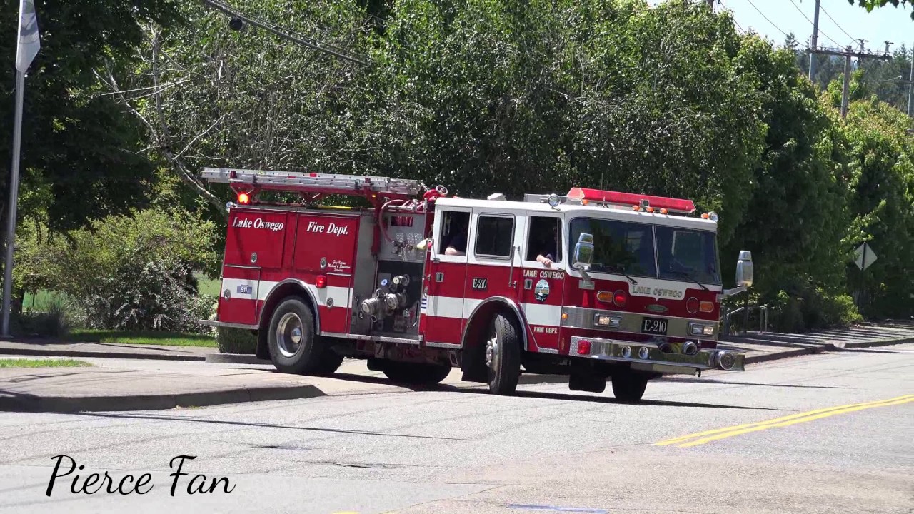 Engine 210 Responding Lake Oswego Fire Department (1995 Pierce Arrow)