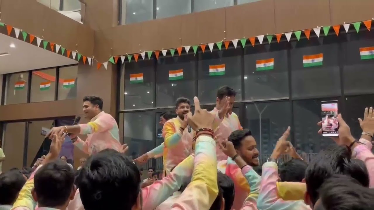 Holi Masti with deewana (Kya khoob lagti ho... Bollywood songs)