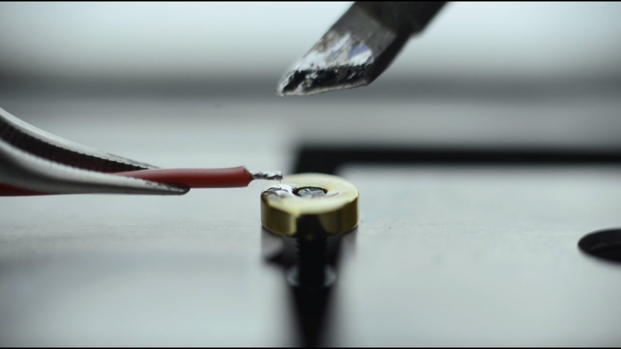 Linobyte - Soldering wire to neodymium magnets and embedding them into a 3D print