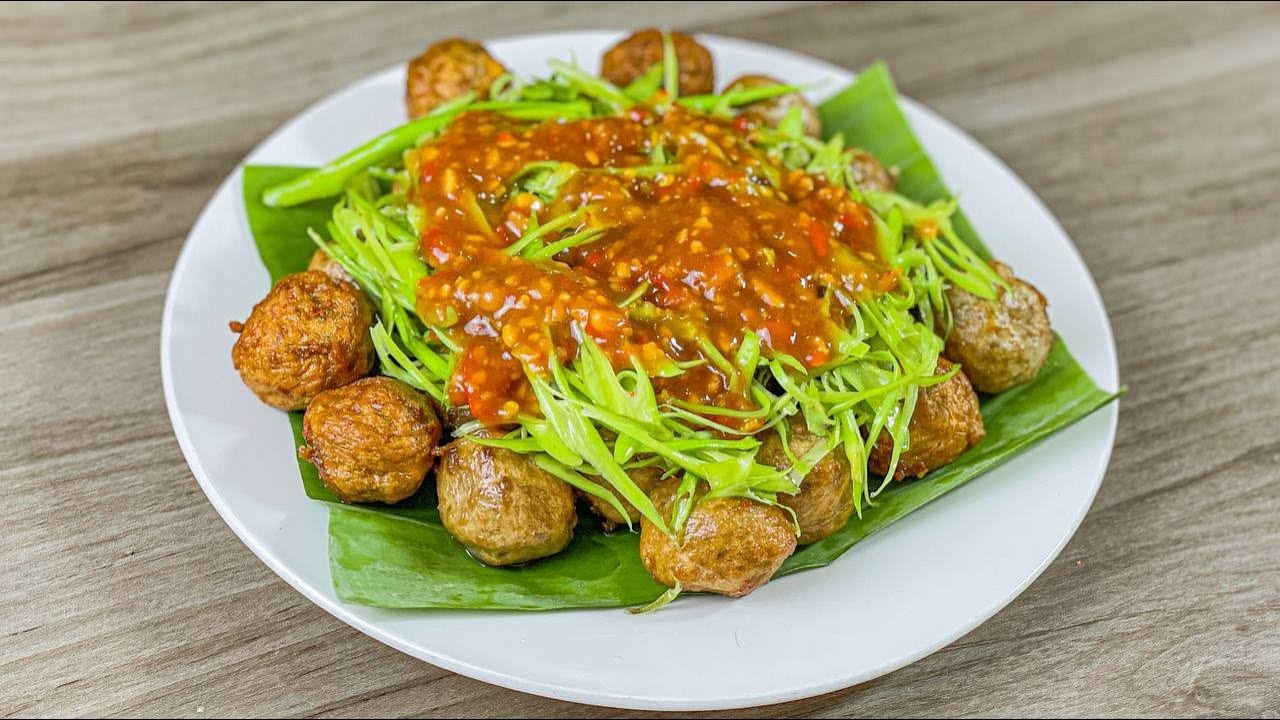 [ប្រហិតត្រកួនបំពងទឹកសៀង ងាយៗឆ្ងាញ់កប់​]​ Beef Meatballs with Water Spinach Recipes