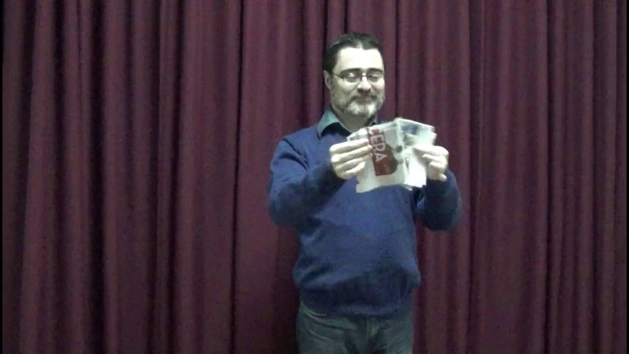 Periódico roto (A. Elmsley- R. Wilson)
