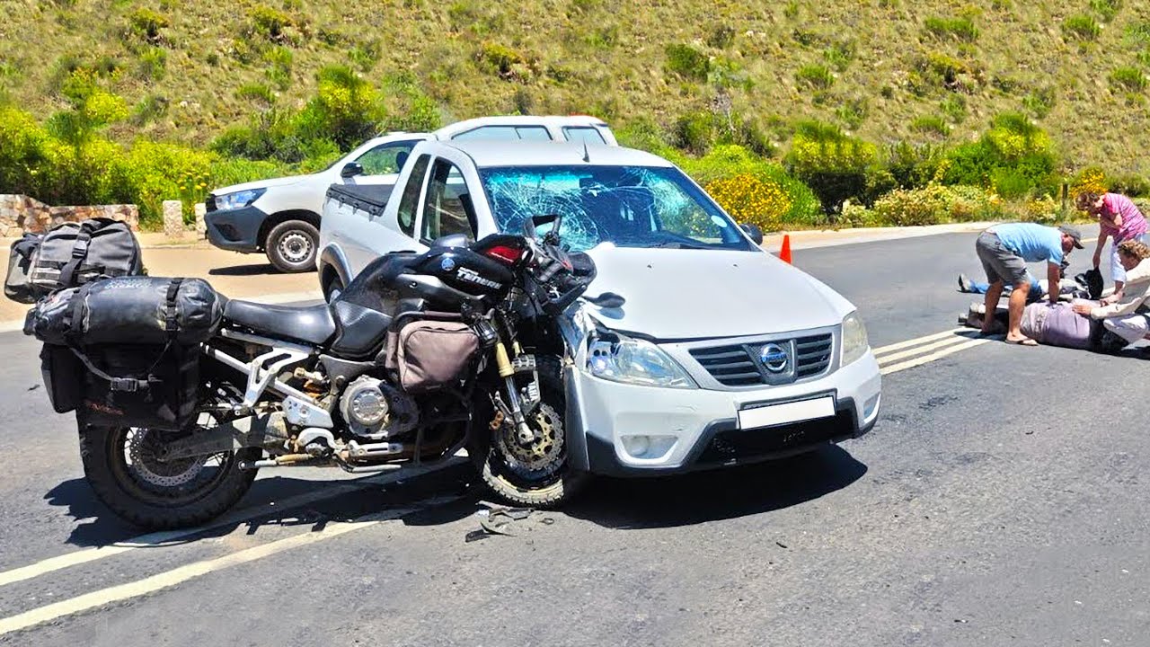 NEW BIKERS SHOULD WATCH THIS - Crazy Motorcycle Crashes 2025