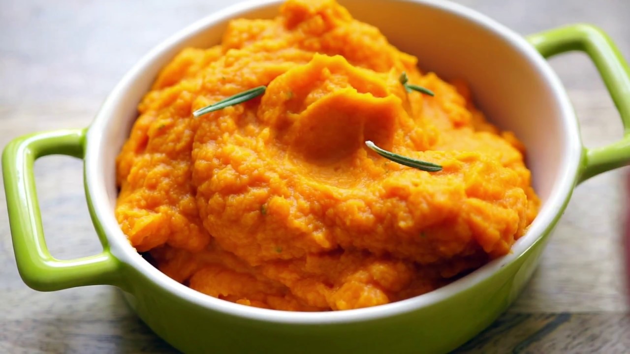 Пюре из батата с чесноком и розмарином