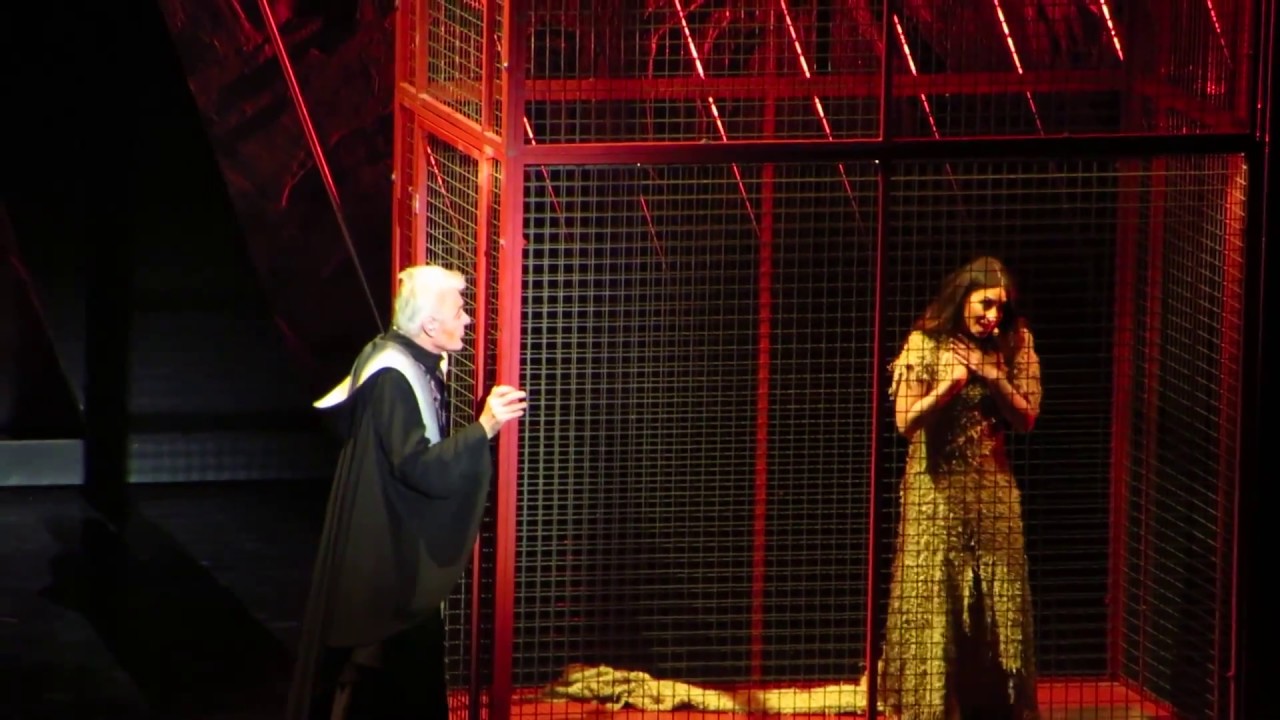 Notre Dame de Paris - Visite de Frollo à Esmeralda - Russia (14/04/2018 Moscow)