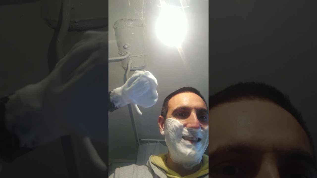 bic žileti + brion krema za brijanje +pa da vidimo