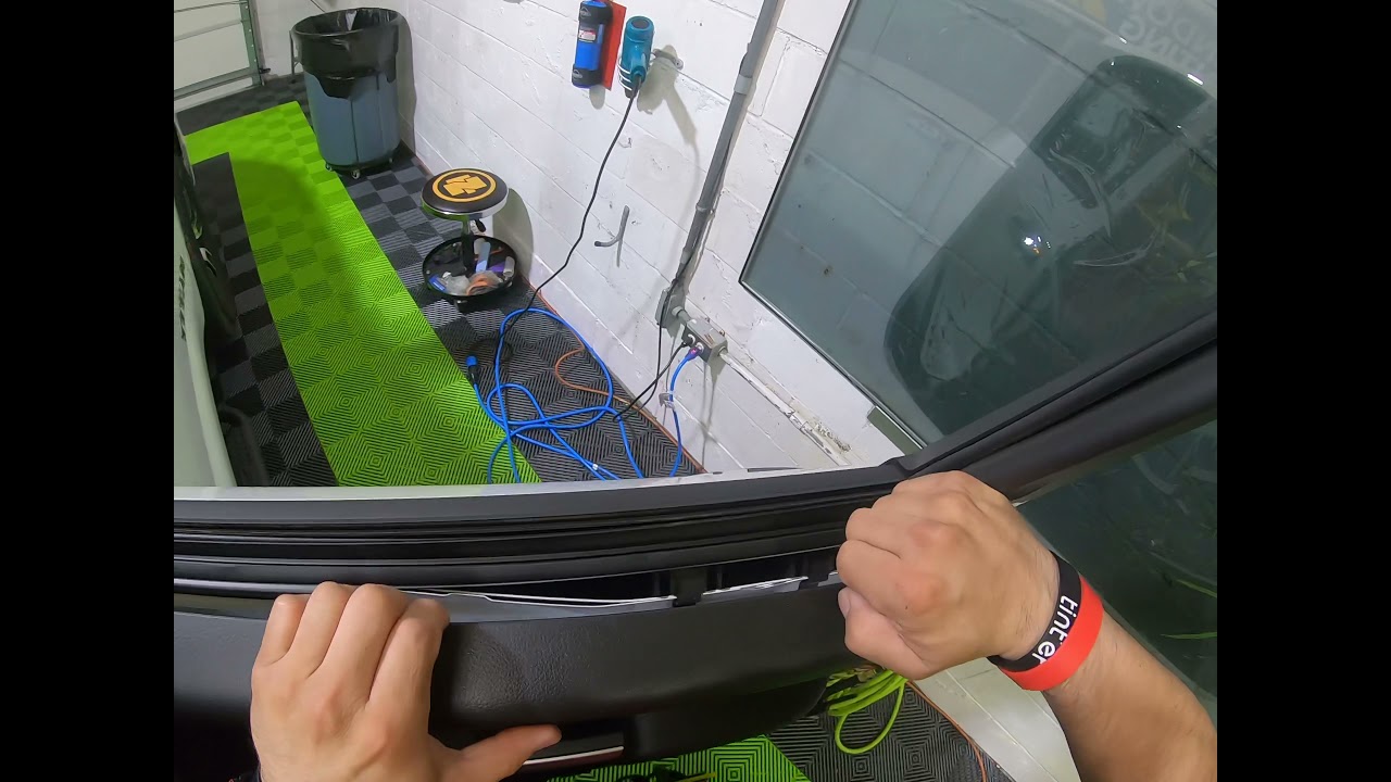 Sweep removal on the back doors Nissan Titan SV