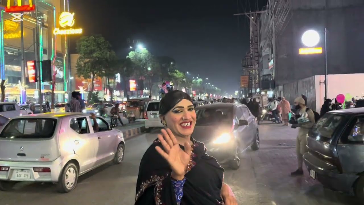 Eid ki shopping k rush k hvalay sa vlog 
