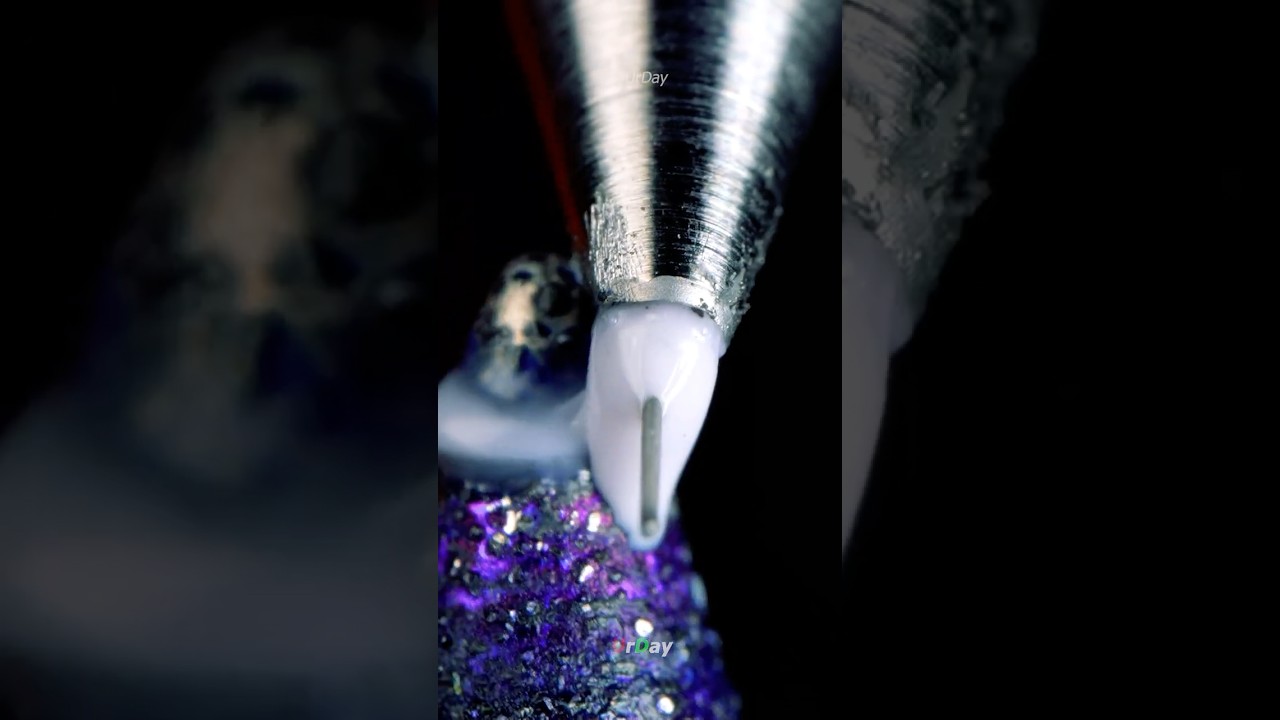 Erasable pen's ink turn white with heat from friction