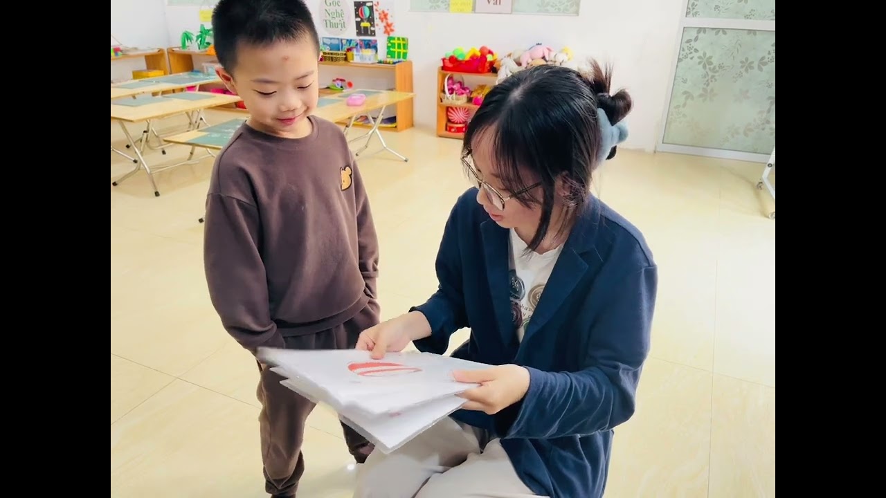 Bé học Tiếng Anh