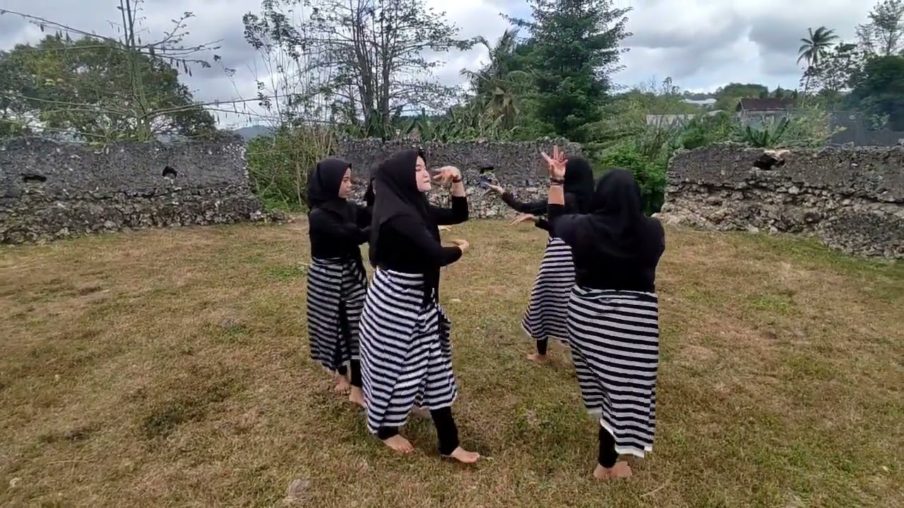 MK SENI TARI KLS B UNIVERSITAS MUSLIM BUTON