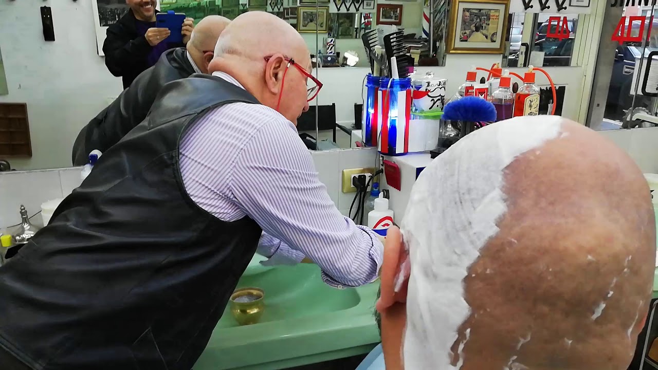 Rasatura testa con Rasoio a mano libera modificato da Vecchio Giovanni Barbiere in Roma Via Pallante