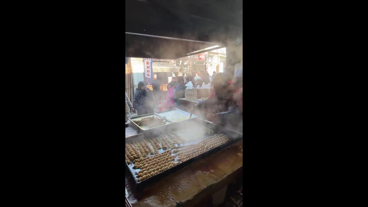 Magical Chinese street food 神奇的中国街头美食  不思議な中国の街グルメ