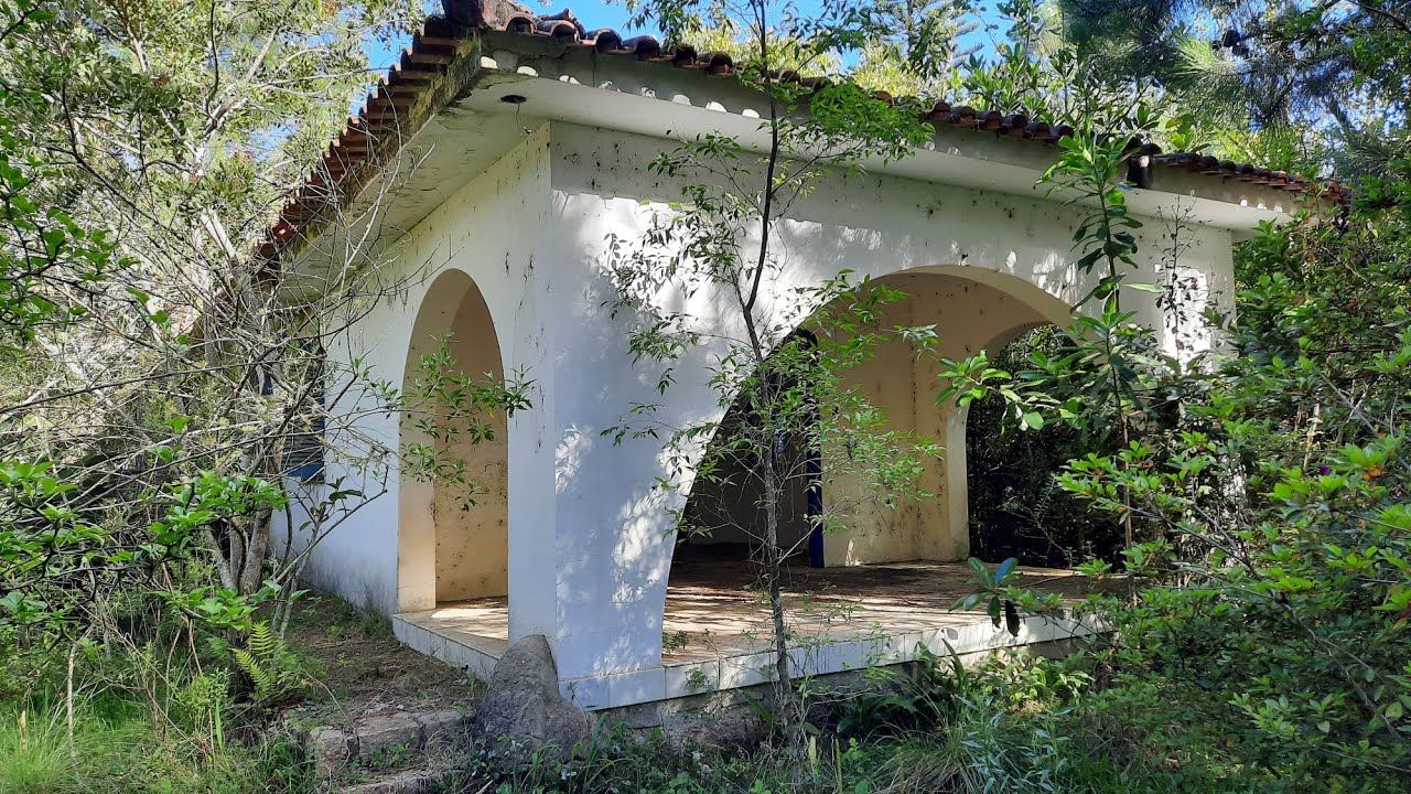 CASA NOVA ABANDONADA SEM EXPLICAÇÃO NA FLORESTA!!!O QUE SERÁ QUE ACONTECEU???😱