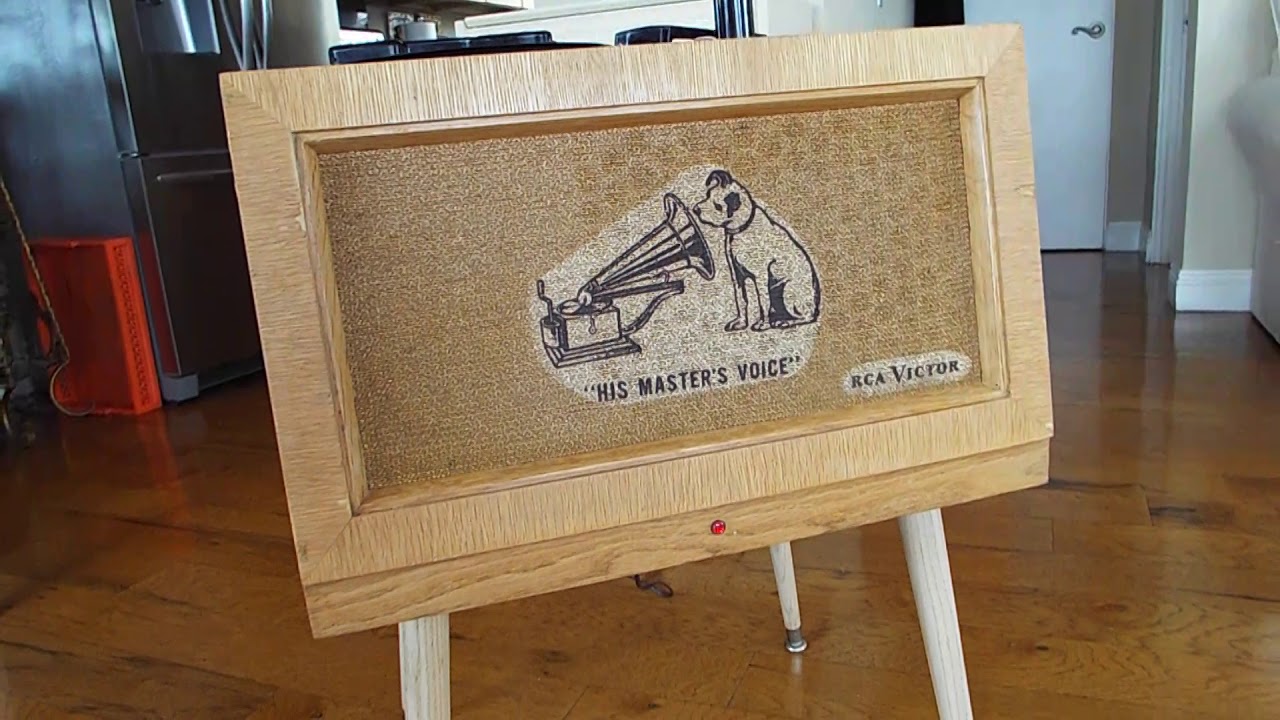 RCA Victor Store Demonstrator Hi-Fi record player playing a 78 RPM record.