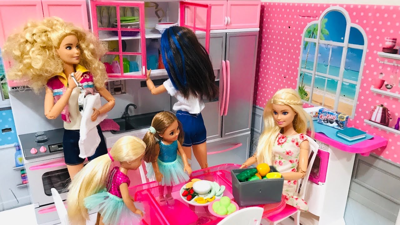 Barbie Chelsea Madison Dance Class Swimming!