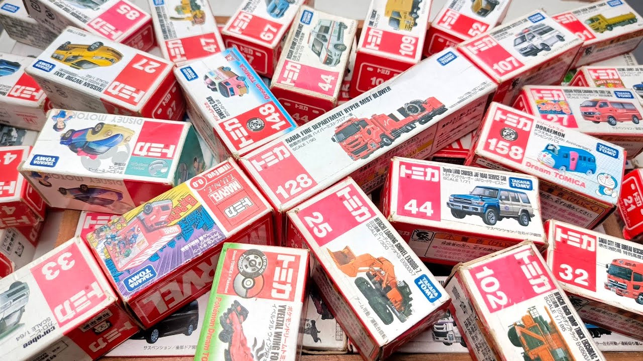 トミカミニカーが箱に盛り沢山!収納するよ。トミカのベストコレクションを動画でまとめました! -