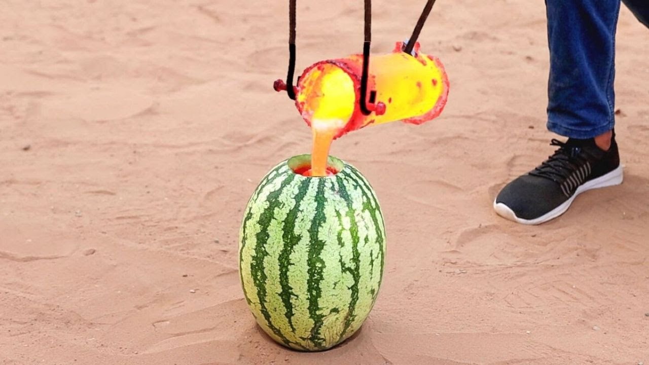 Watermelon VS Molten Aluminium | तरबूज में डाला पिघला हुआ एलुमिनियम | Awesome Results