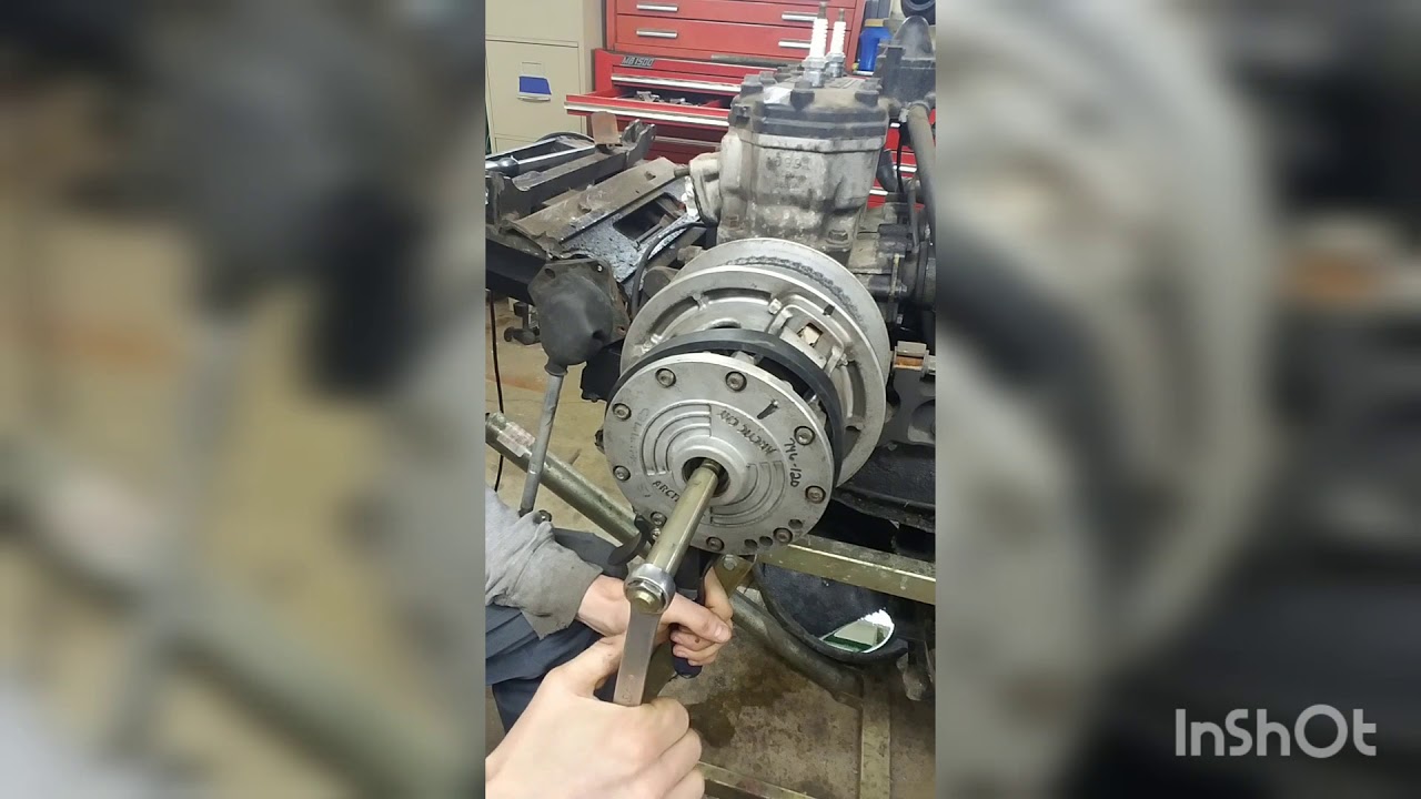 Sled Tips 003 - How to remove a snowmobile primary clutch. A correct way