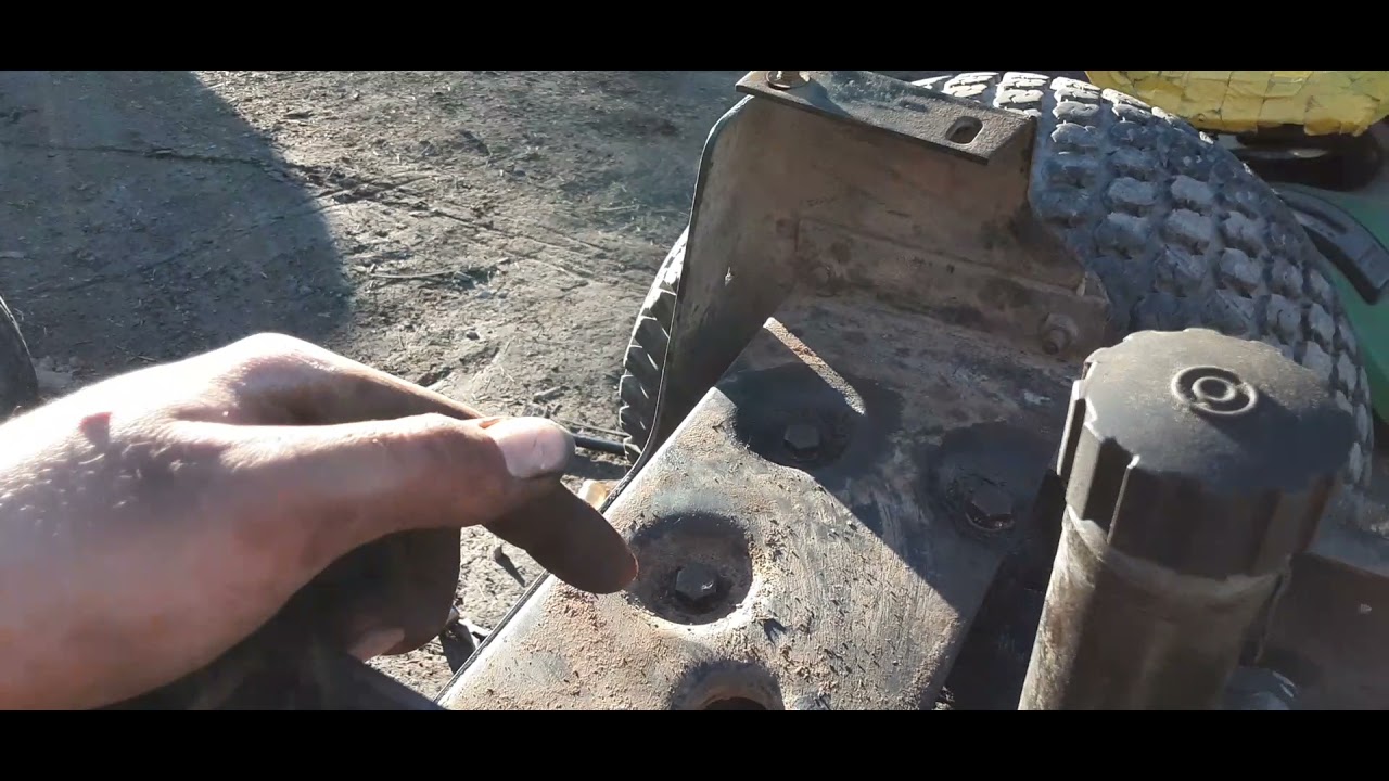 Doing the full maintenance on a John Deere Hydro 165 lawn tractor/ Riding lawn mower