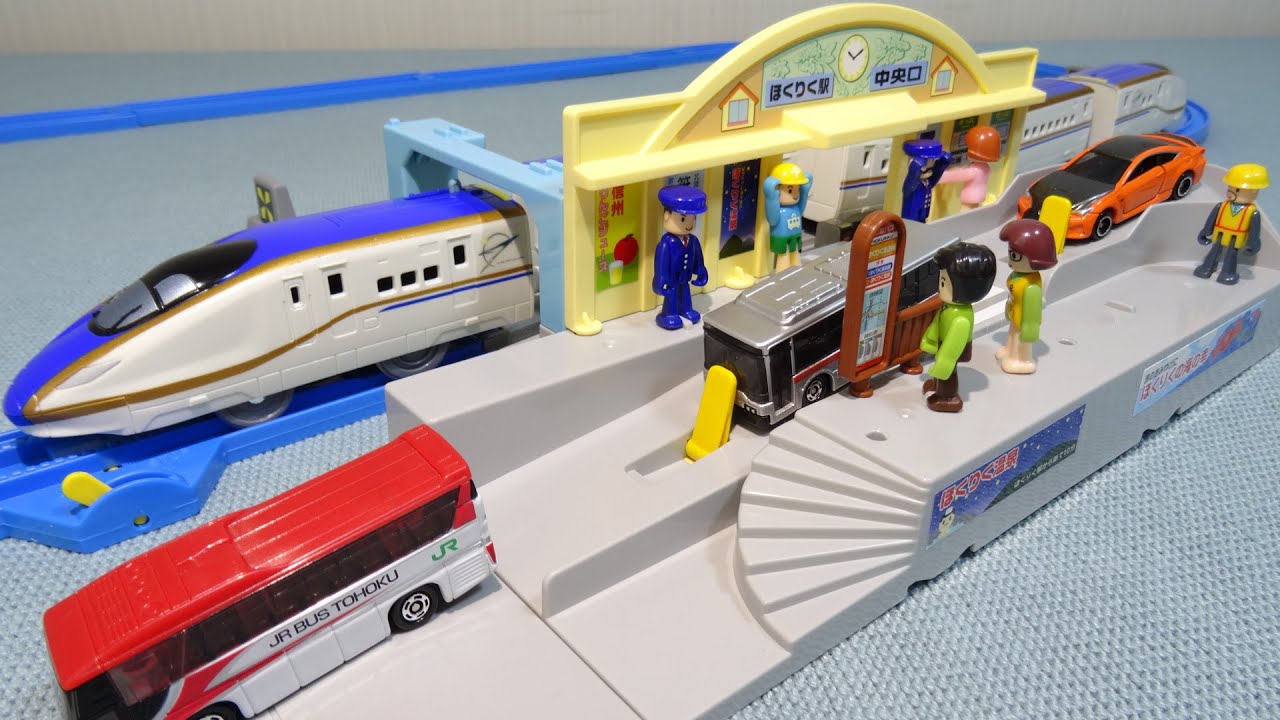 トイザらス限定 プラレール E7系北陸新幹線かがやき＆トミカ駅前ロータリーセット Tomica