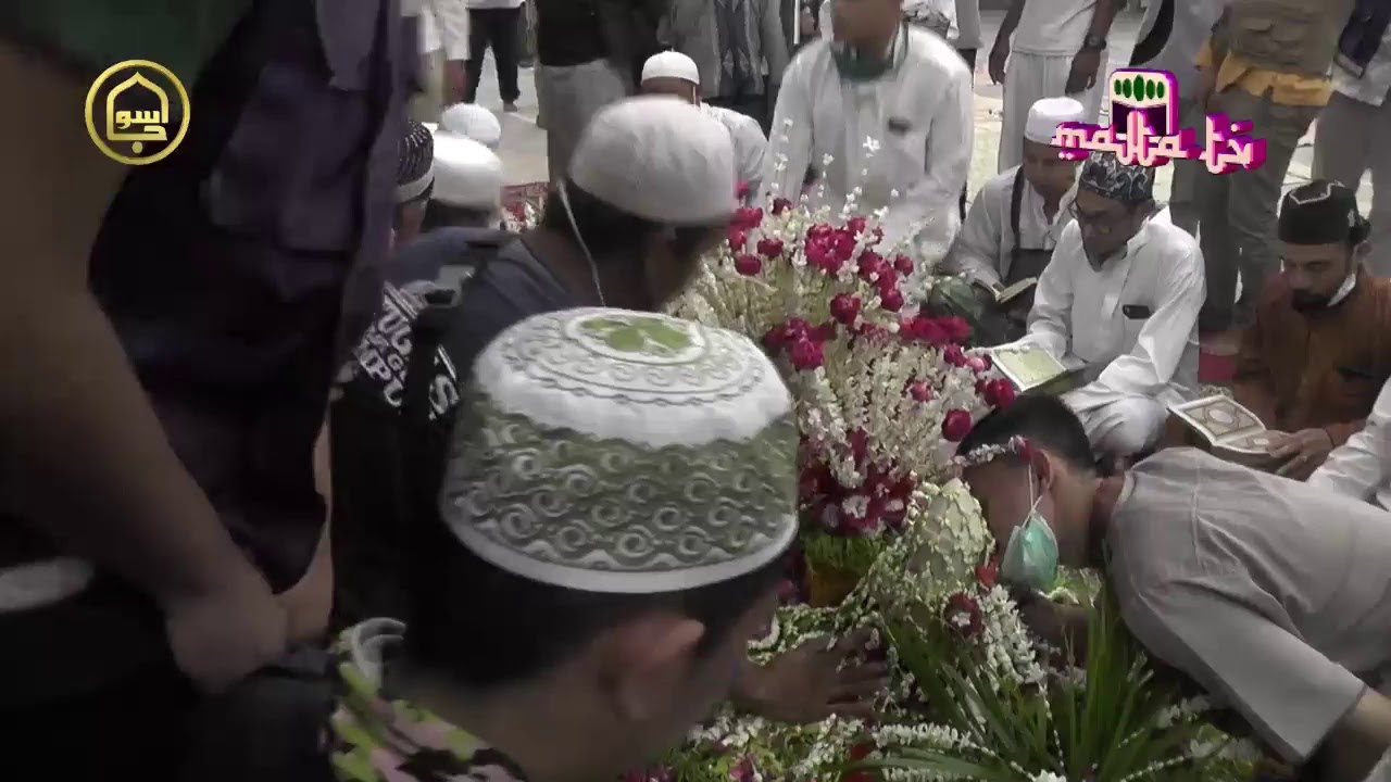 Proses Pemakaman KH.Ahmad Zuhdiannoor, Belakang Masjid Jami Banjarmasin