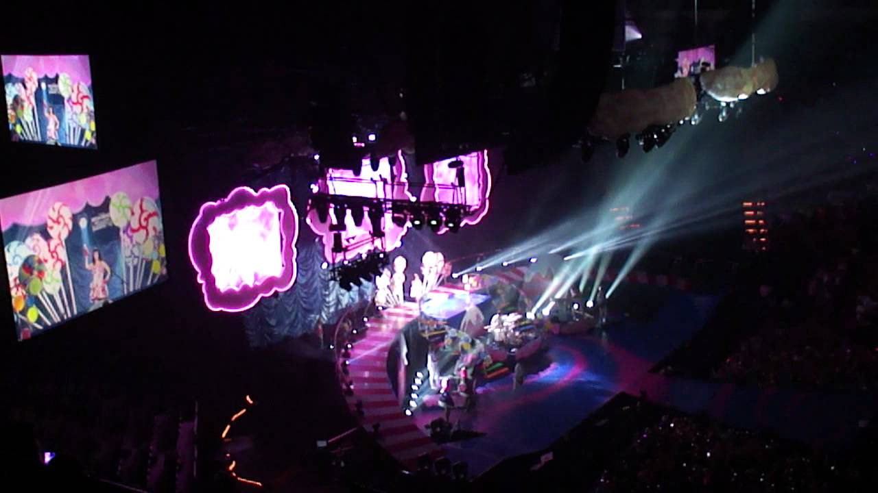 Katy Perry - Intro & Teenage Dream - Xcel Energy Center, St Paul, MN - 8-23-2011