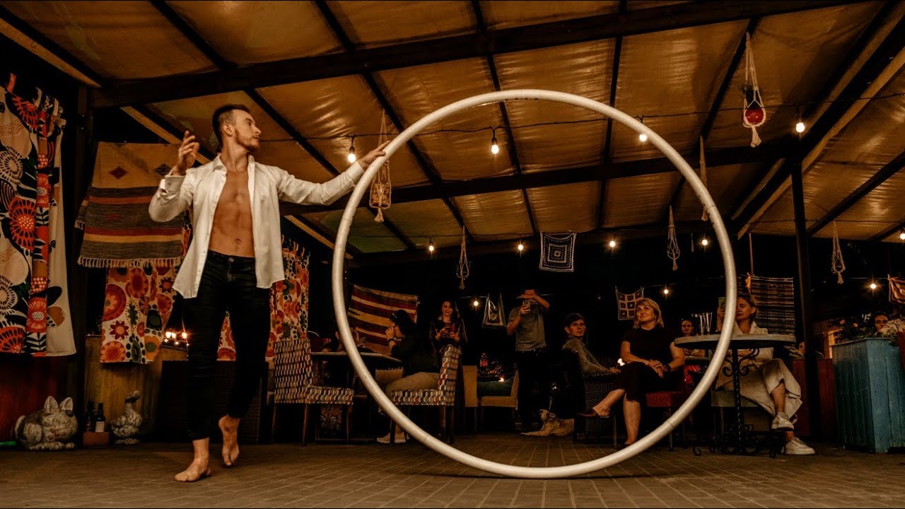 Cyr wheel / Roue Cyr by Ivan Tushnov (uncut)