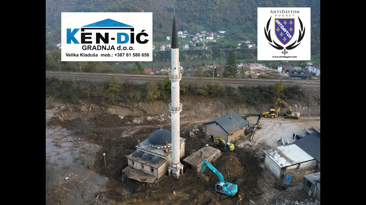 Donja Jablanica. Krajišnici u  akciji odvoza blata pored džamije. Snimak iz drona.