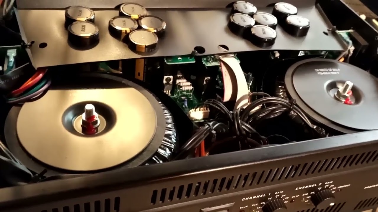 QSC RMX 50/50,la manera más simple de limpiar los potenciómetros.