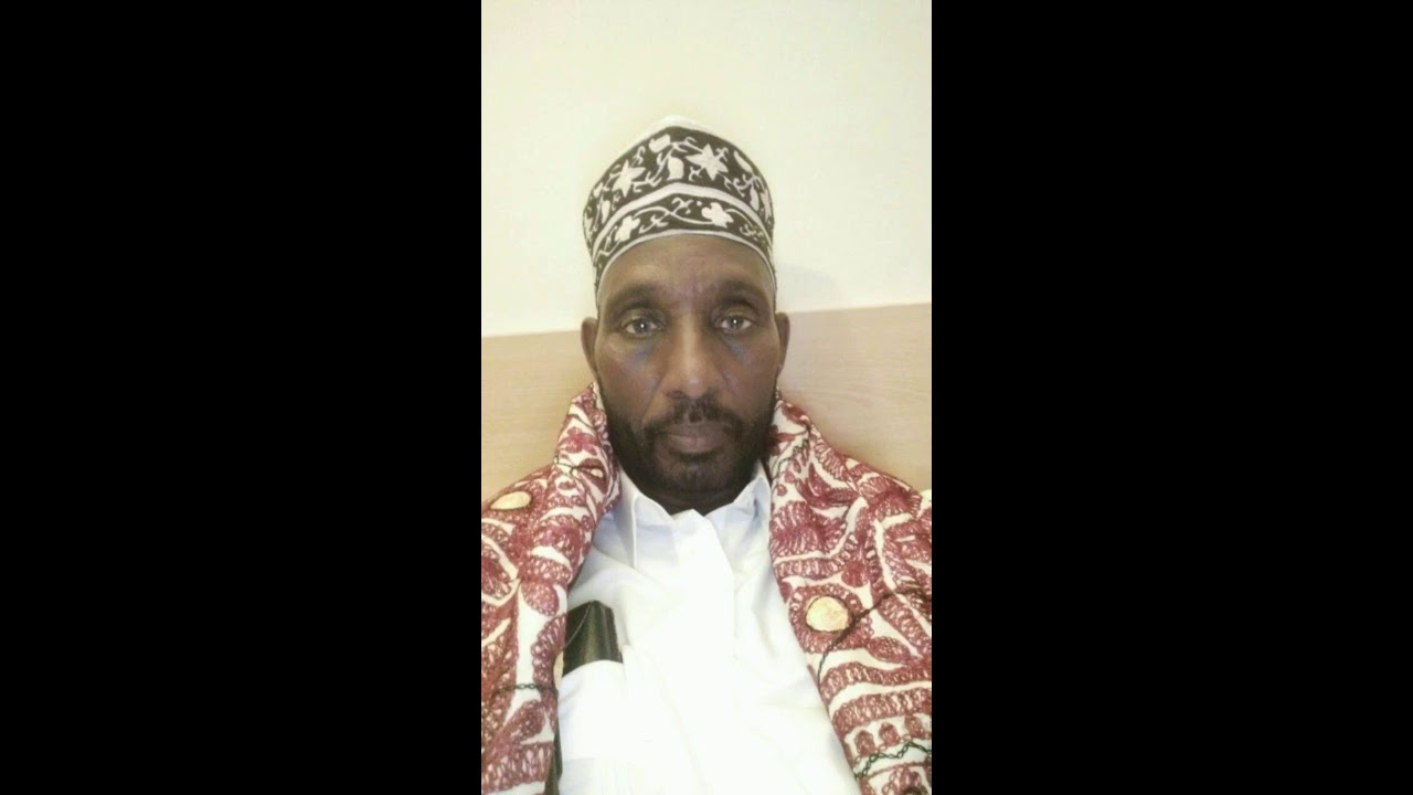 Daawo: Abwaan Cali Riinji oo gabay uu isku sifeynayo tiriyay dhawaan.