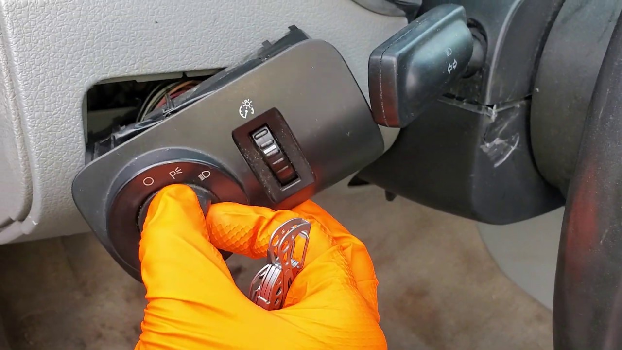 2006 Ford Mustang Headlight Fuses, High Beam Fuse & RelaY, Circuit Explained