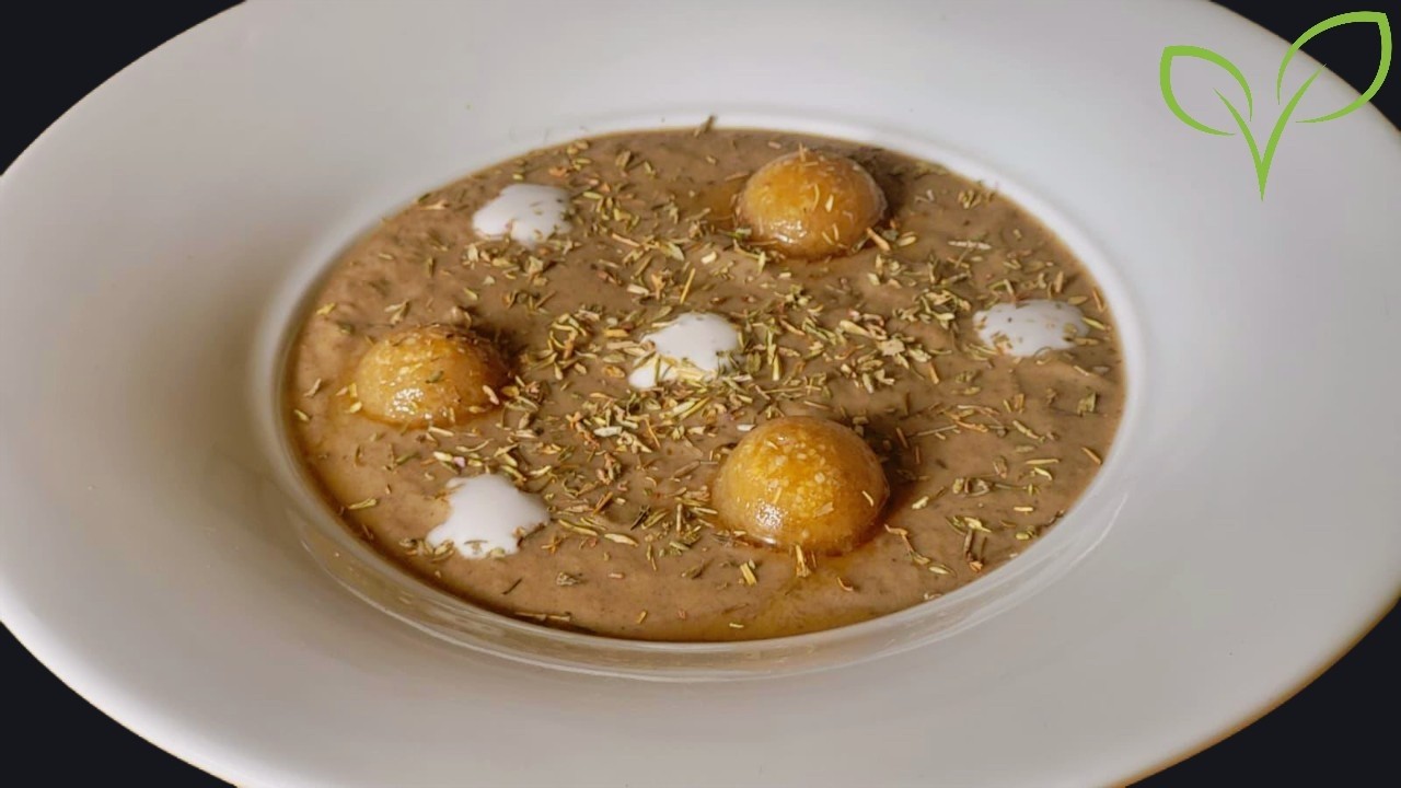 Vellutata di funghi al cocco con gocce di brodo al miso