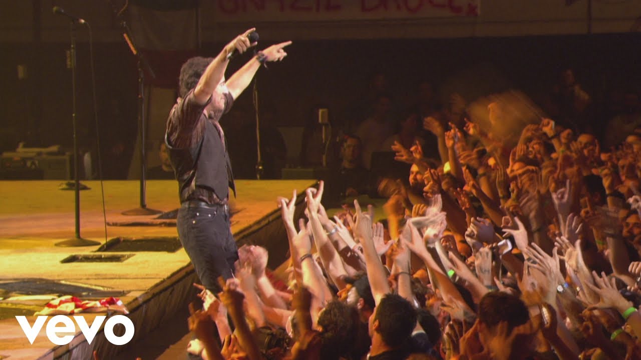 Bruce Springsteen & The E Street Band - Waitin' on a Sunny Day (Live In Barcelona)
