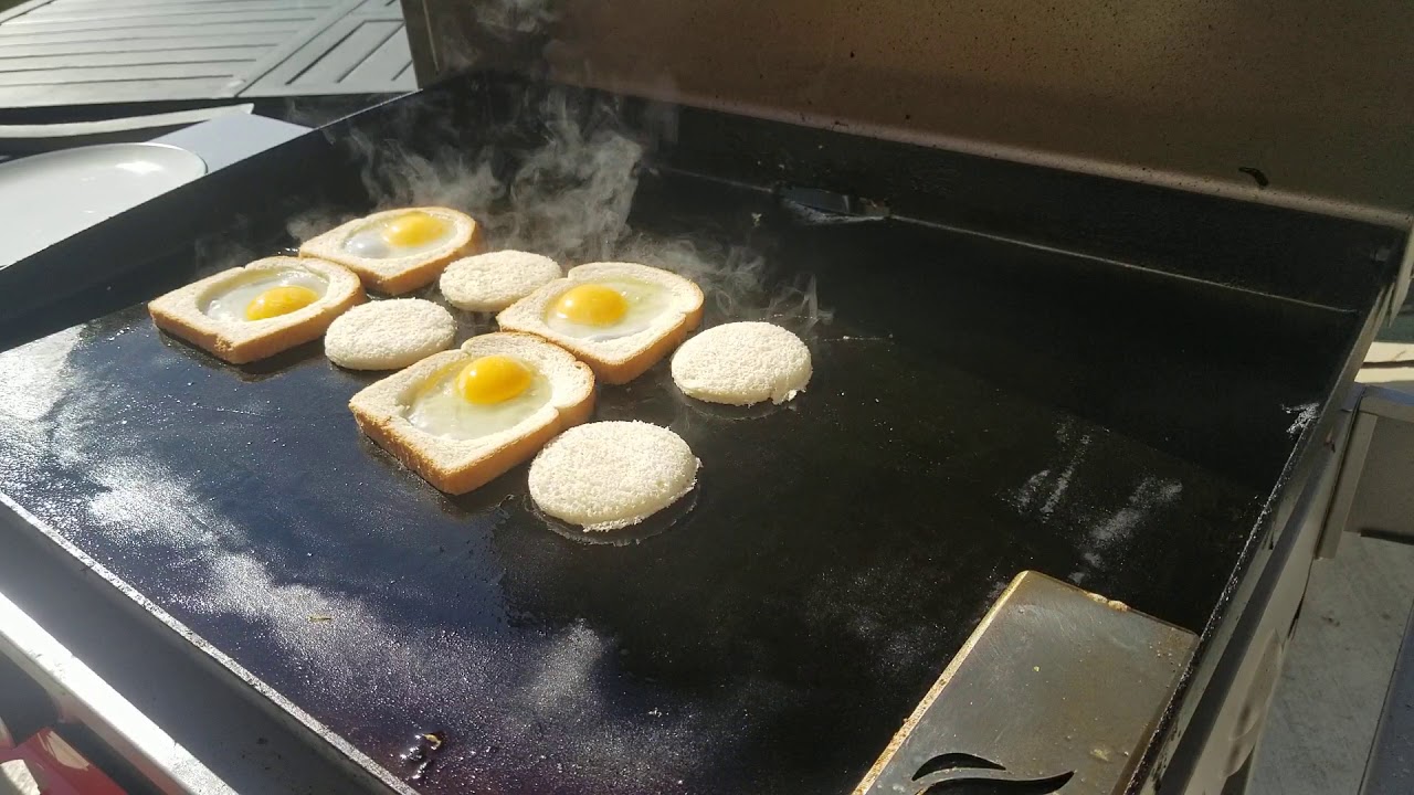 Blackstone Griddle - Eggs in a Basket
