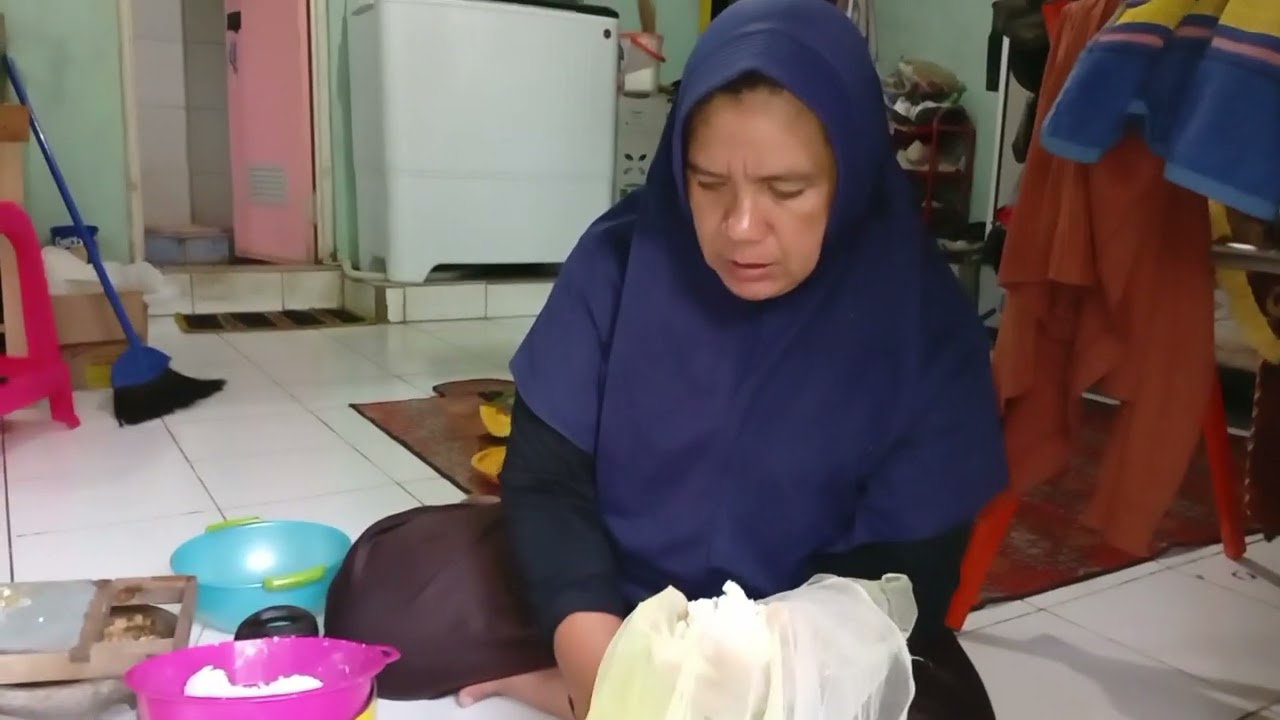 Assalamualaikum , potong rumput, lnjut masak comro kolak singkong sama labu(kehidupan di pedesaan) @
