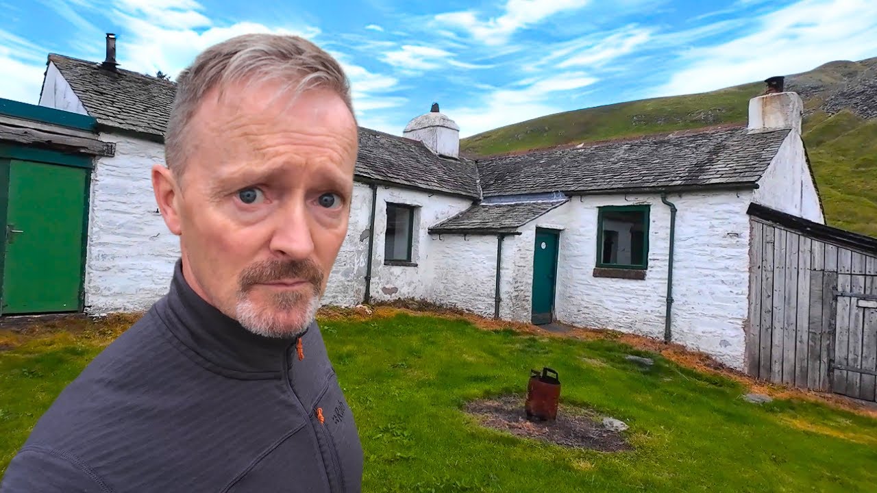 Overnight Alone In A Bothy In The Middle Of NOWHERE...